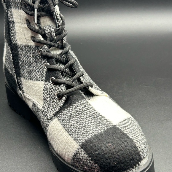 Bamboo Direct-15X Women’s Ankle Boots Plaid Black and White Size 10 NWOT - Picture 9 of 14